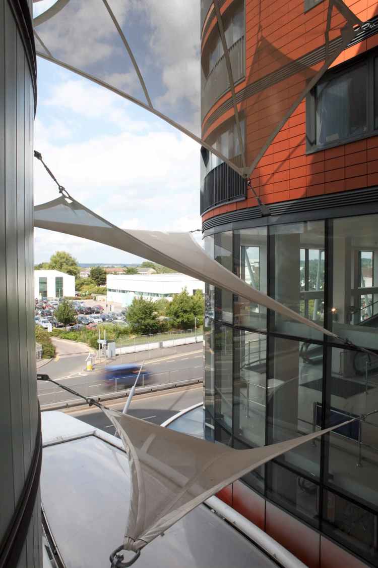 ETFE Air Filled Pillow Steel Canopy With PVC Cable Tensioned Fabric Membrane Above